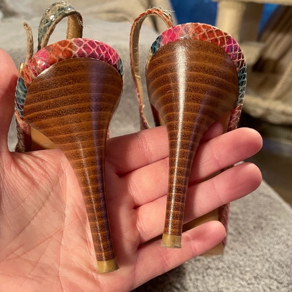 Heels - Picture 7 of 7